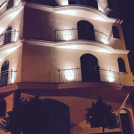 فندق مبيت وإفطار Belvedere تشيرينيولا